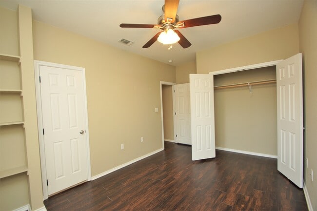 Building Photo - Stone Hill Apartments