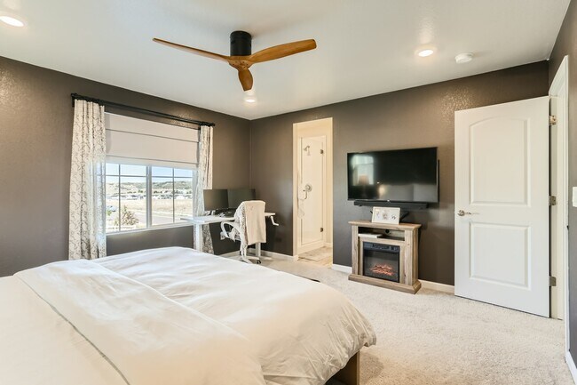 Building Photo - 1829 Villageview Ln