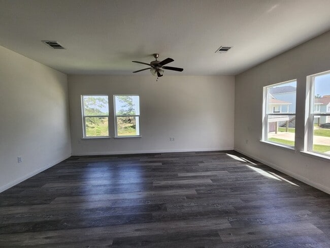 Building Photo - 3/2/2-on a Cul De Sac-Ready for move in