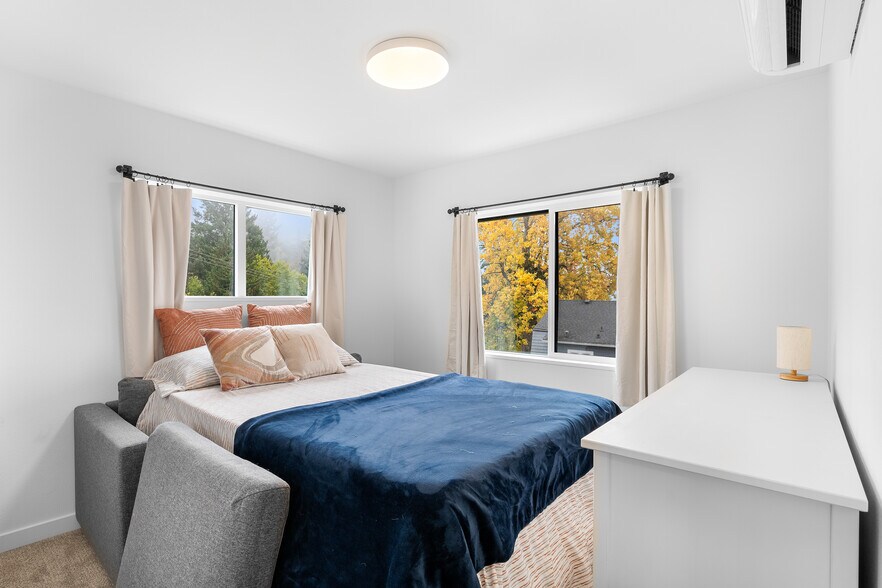 Building Photo - 3590 SW Patton Rd