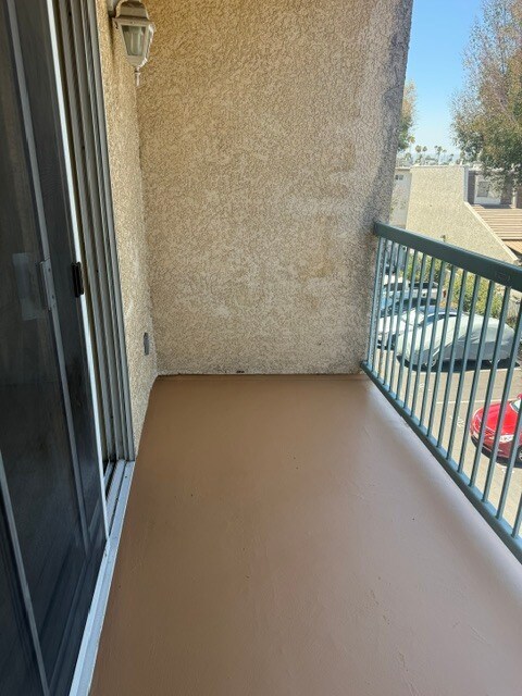 Balcony - 18307 Burbank Blvd