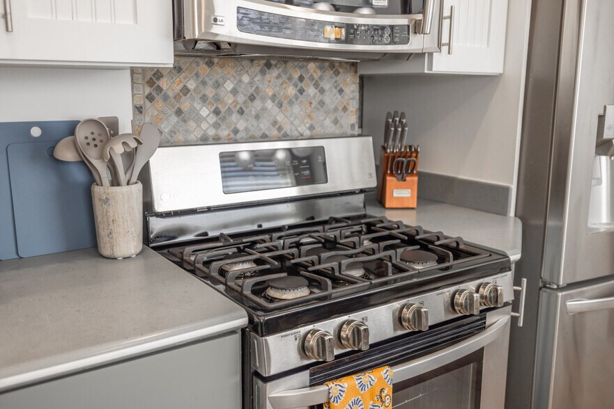 Building Photo - 3076 Melbourne St