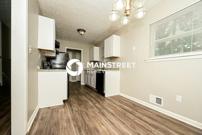 Building Photo - 3 Bedroom Pet-Friendly Home in Rex, GA with Main Street Renewal