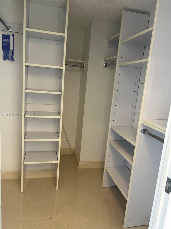 Building Photo - 3800 S Ocean Dr