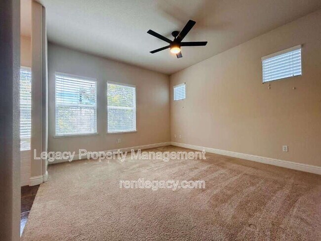 Building Photo - 2609 Willow Pass Rd