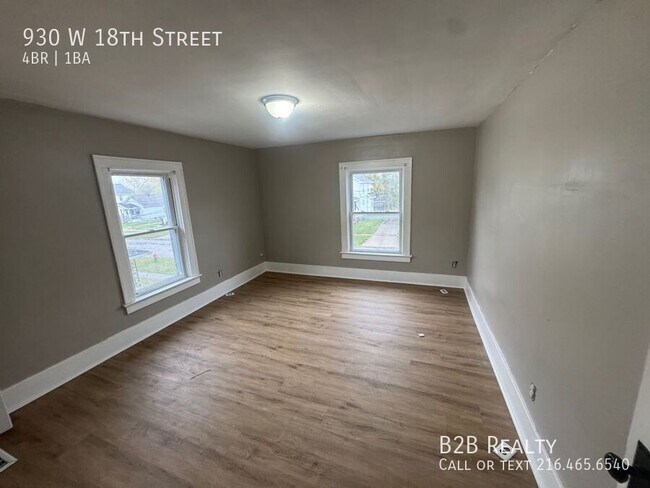 Building Photo - 930 W 18th St