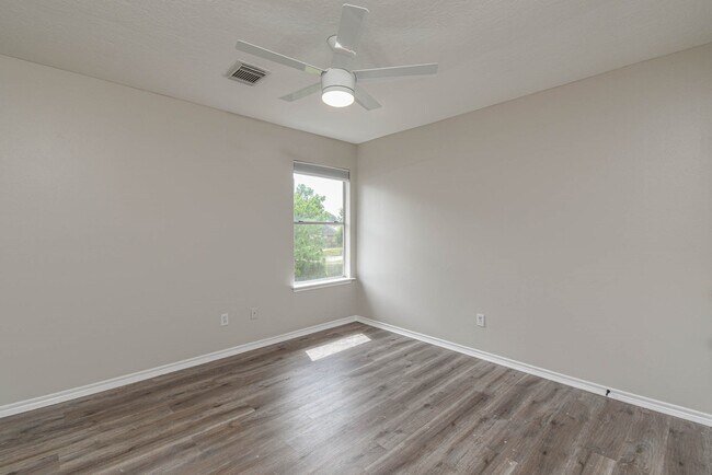 Building Photo - 19407 Scarlet Cove Dr