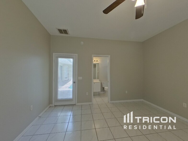 Building Photo - 3026 Woodland Fern Dr