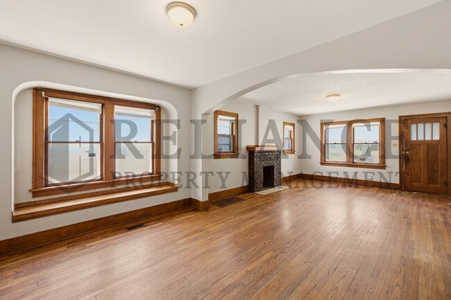 Building Photo - 432 S Osage St