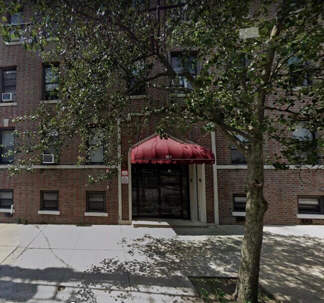 Building Photo - 321 79th St