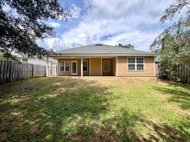 Building Photo - 2031 Sunny Dale Dr