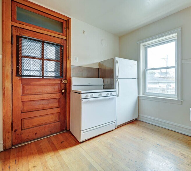 Building Photo - 5559 W Altgeld St