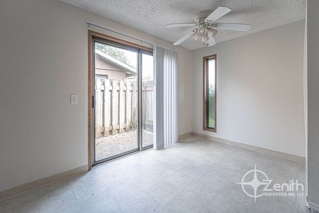 Building Photo - 3012 NE 78th Ave