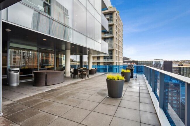 Building Photo - 1 bedroom in Seattle WA 98101
