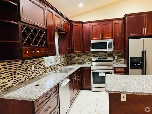 Building Photo - 10787 Fillmore Dr