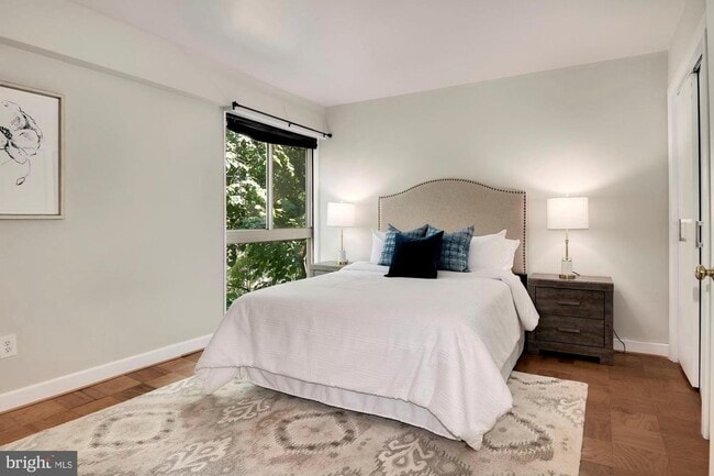 Building Photo - Beautiful 1BR/1BA in Downtown Bethesda. Al...