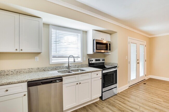 Building Photo - 2572 Glenrock Dr