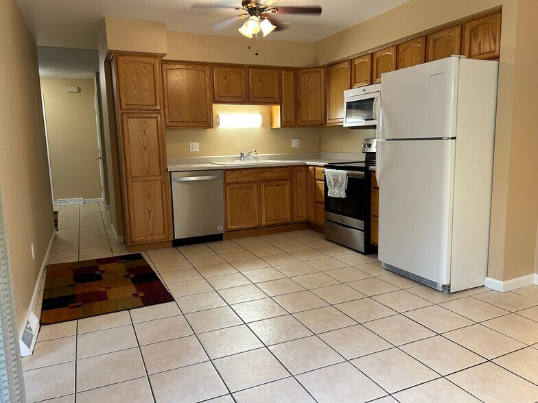 Building Photo - 2863 S Xanadu Way
