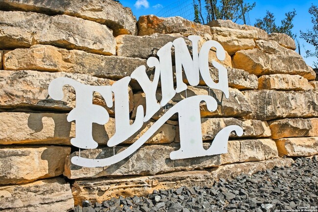 Building Photo - 418 Tawny Oak Cir