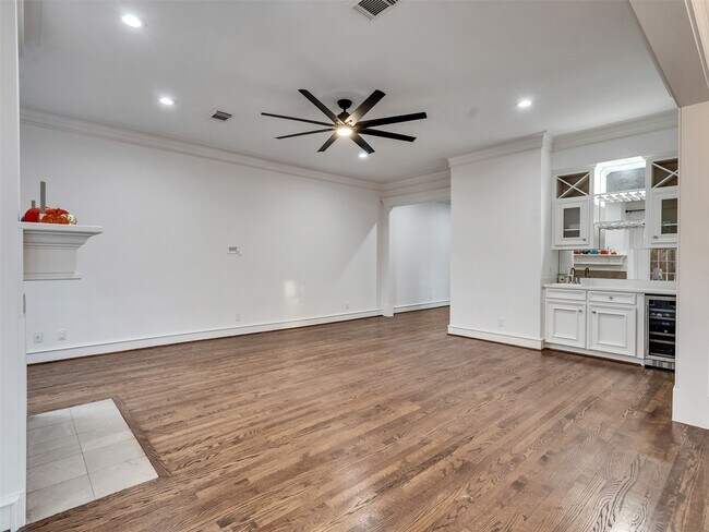 Building Photo - 2525 Nantucket Dr