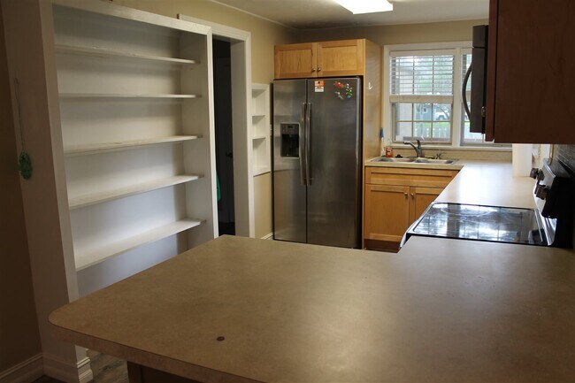 Building Photo - 46 Dolphin Dr