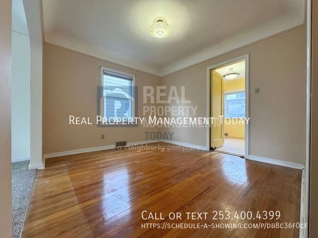 Building Photo - 910 N Union Ave