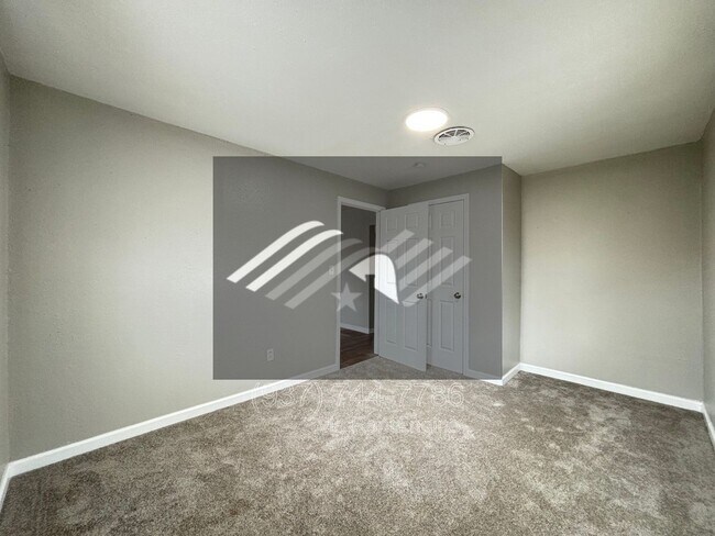 Building Photo - 4205 Riverview Ave