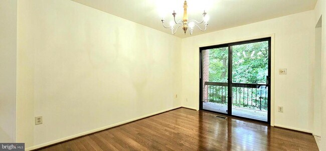 Building Photo - 8729 Sheridan Farms Ct