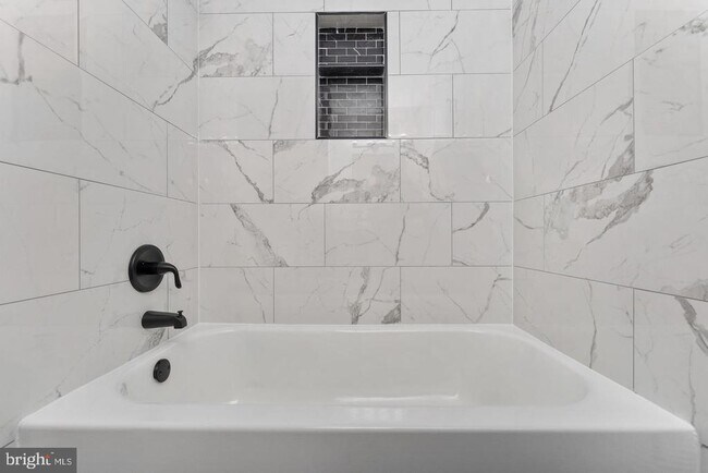 Building Photo - 14843 Emberdale Dr