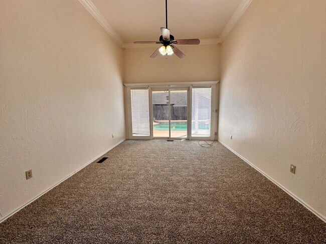 Building Photo - Spacious 4 Bed in Deer Creek