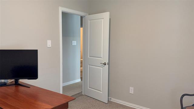 Building Photo - 205 Greenbriar Dr