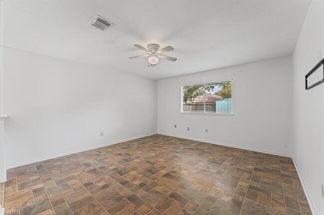Building Photo - 707 Cascade Creek Dr
