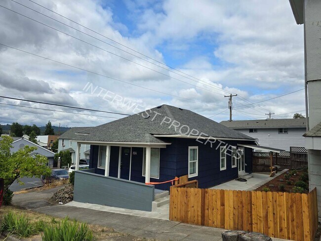 Building Photo - Recently Remodeled 2 Bd Home in Kalama with W/D Hookups!