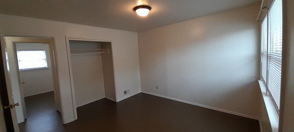 Bed 1 (b) - 3934 N Nevada St