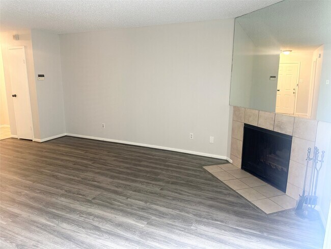 Building Photo - 2120 El Paseo St