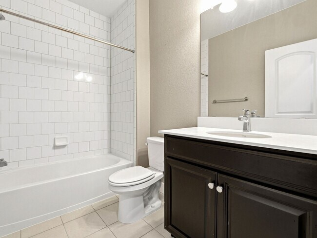 Building Photo - 1135 Bonnyton Pl