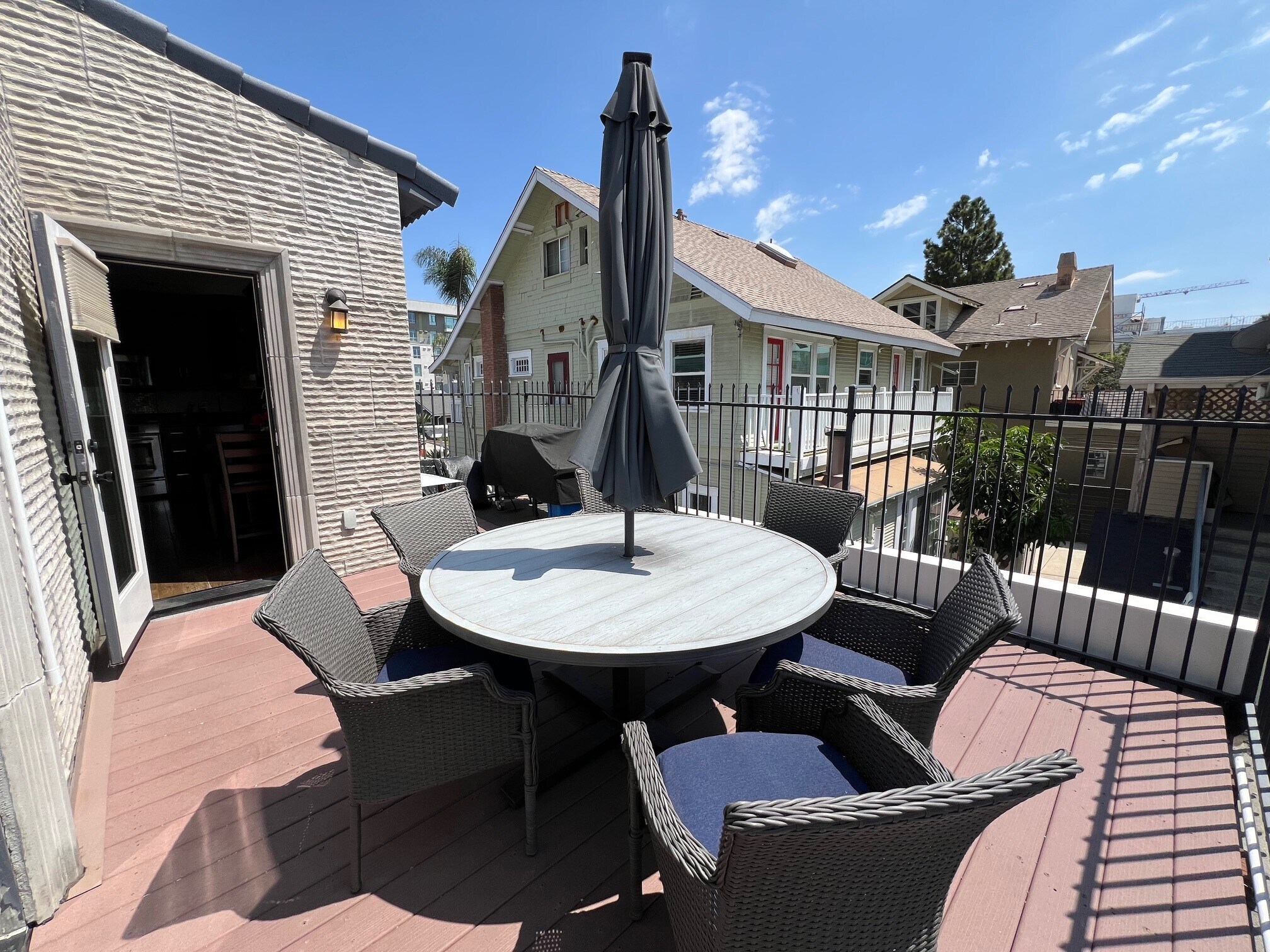 Building Photo - 3572 4th Ave