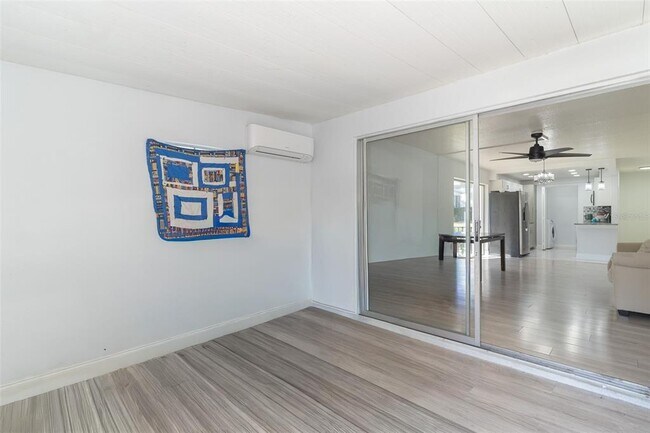 Building Photo - 1550 11th St NE