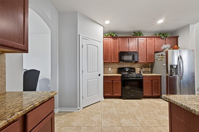 Building Photo - 2310 Shannon Ct