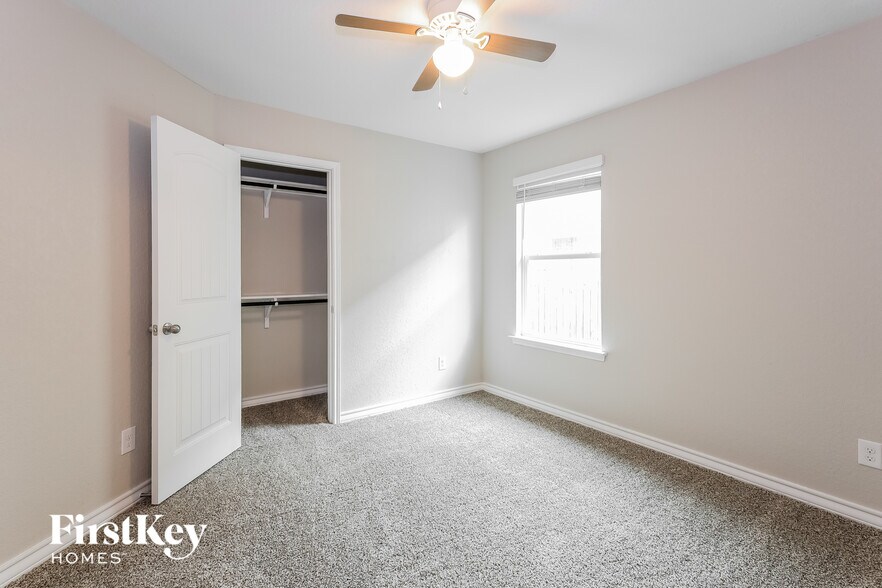 Building Photo - 11612 Blackmore Leap