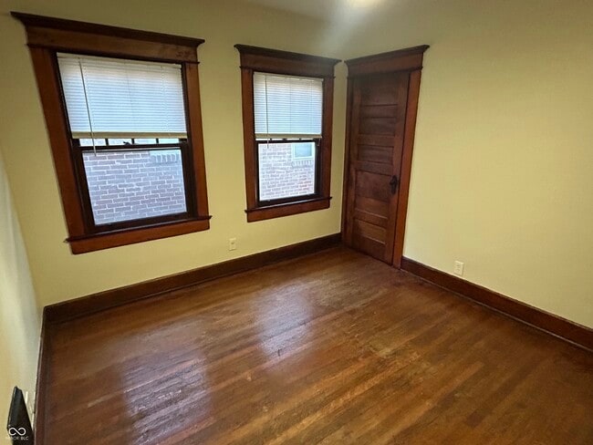 Building Photo - 963 Woodruff Pl W Dr