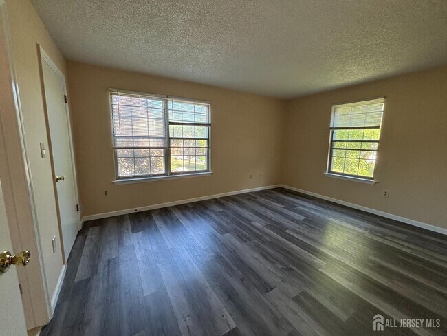 Building Photo - 279 Kempsey Dr