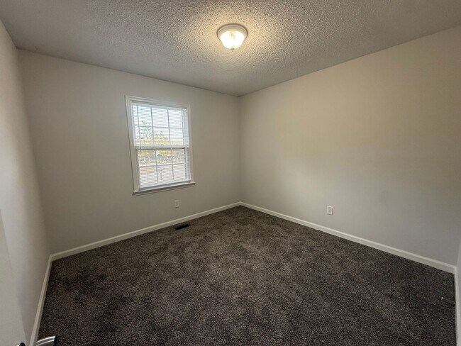 Building Photo - Beautifully Updated 3-Bedroom, 2-Bath Home...