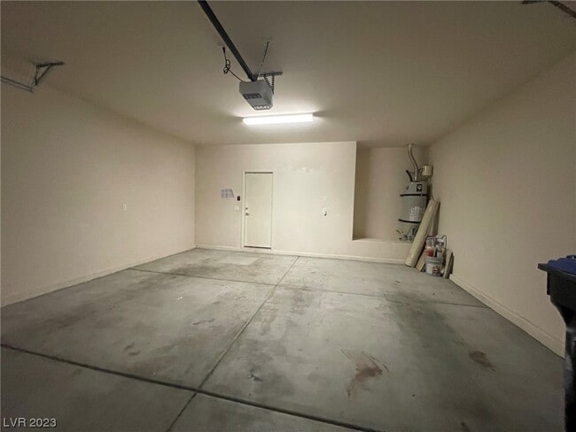 Building Photo - 2124 Del Aqua Ave