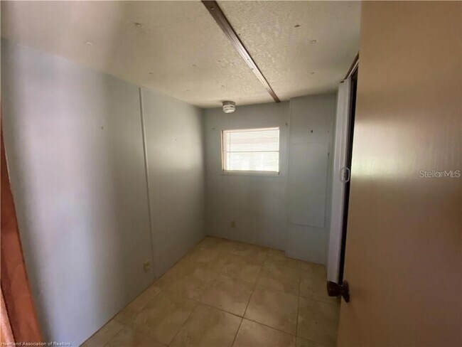 Building Photo - 1526 Fort Meade Rd