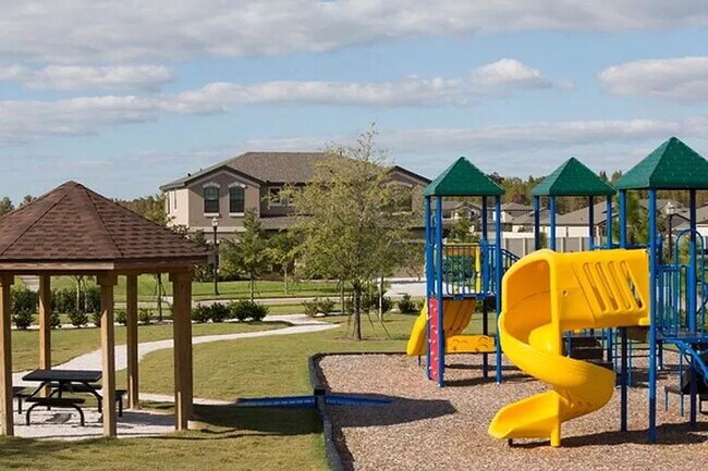 Building Photo - 925 Terra Vista St