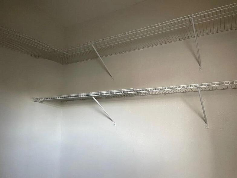 Building Photo - 505 W Hickpochee Ave