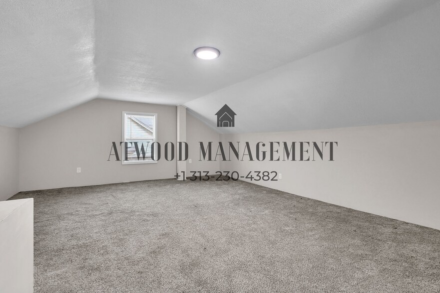 Building Photo - This beautifully updated 3-bedroom, 1-bath single-family home is ready for move-in!
