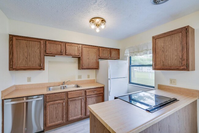 Building Photo - 655 Alta View Ct