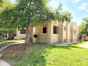 Building Photo - 2 Bedroom 2 Bath Duplex in Denver - Availa...